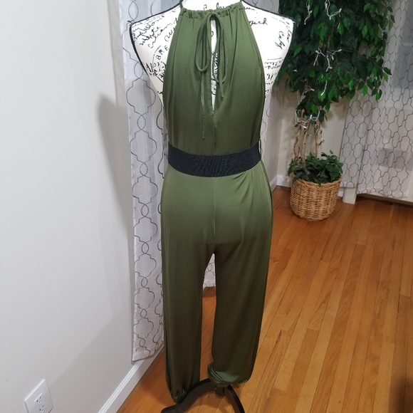 Jumpsuit Open on the Sides Without Sleeves Color Olive Green SIZE M. - Picture 4 of 17